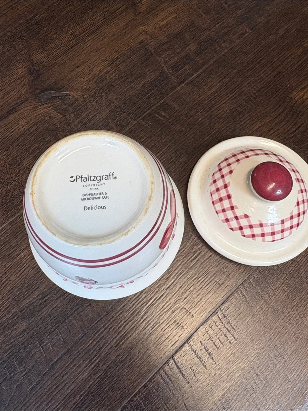 Pfaltzgraff Delicious Ceramic Covered Sugar Bowl with burgundy Fruit Motif